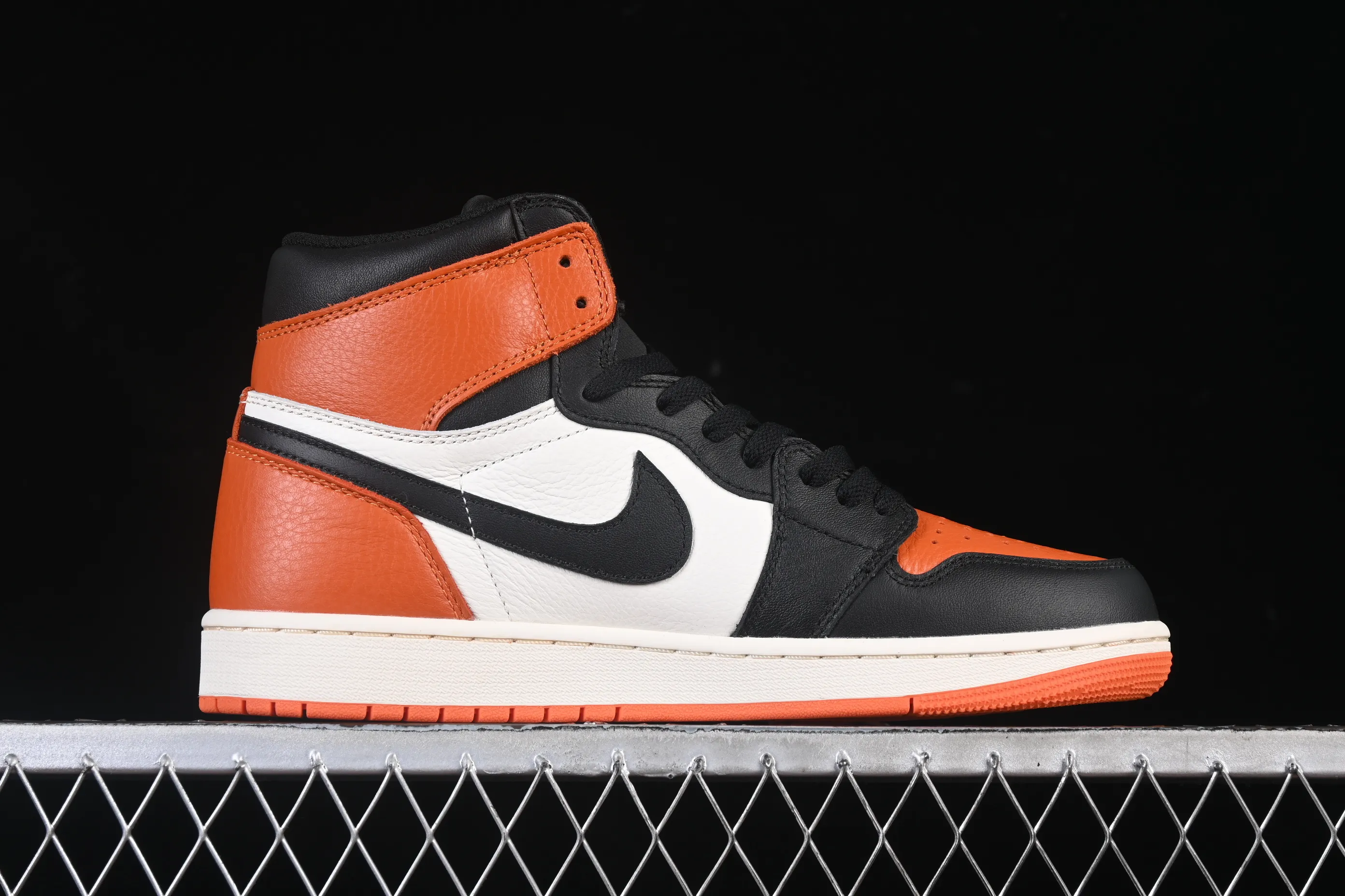 All Categories Air Jordan Jordan Series Basketball Shoes Air Jordan 1 High Foreign Trade Version Air Jordan 1 High OG "Shattered Backboard" AJ1 Joe 1 New Shattered DZ5485-008